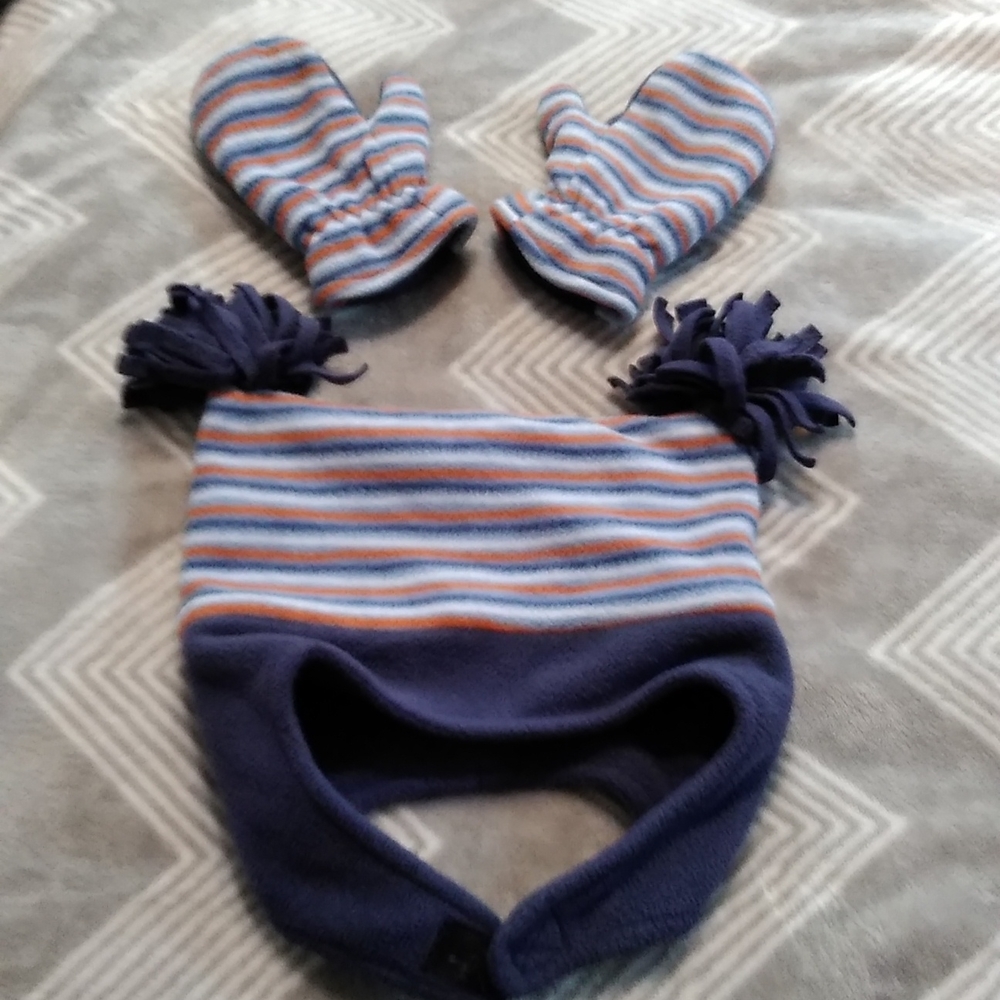 Fleece hat and mittens